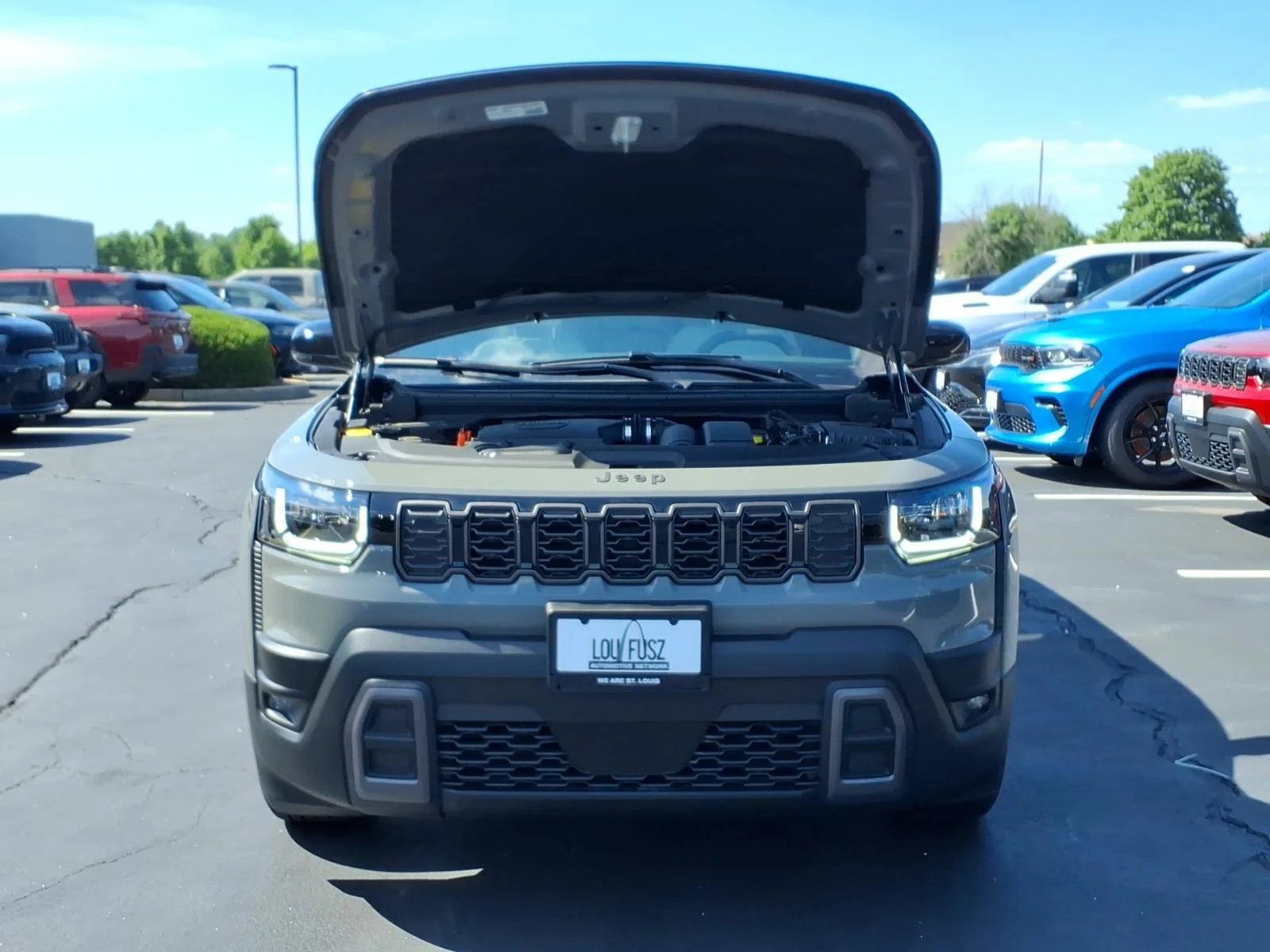 New 2026 Sting-Gray Clear-Coat Exterior Paint Jeep Limited image 22