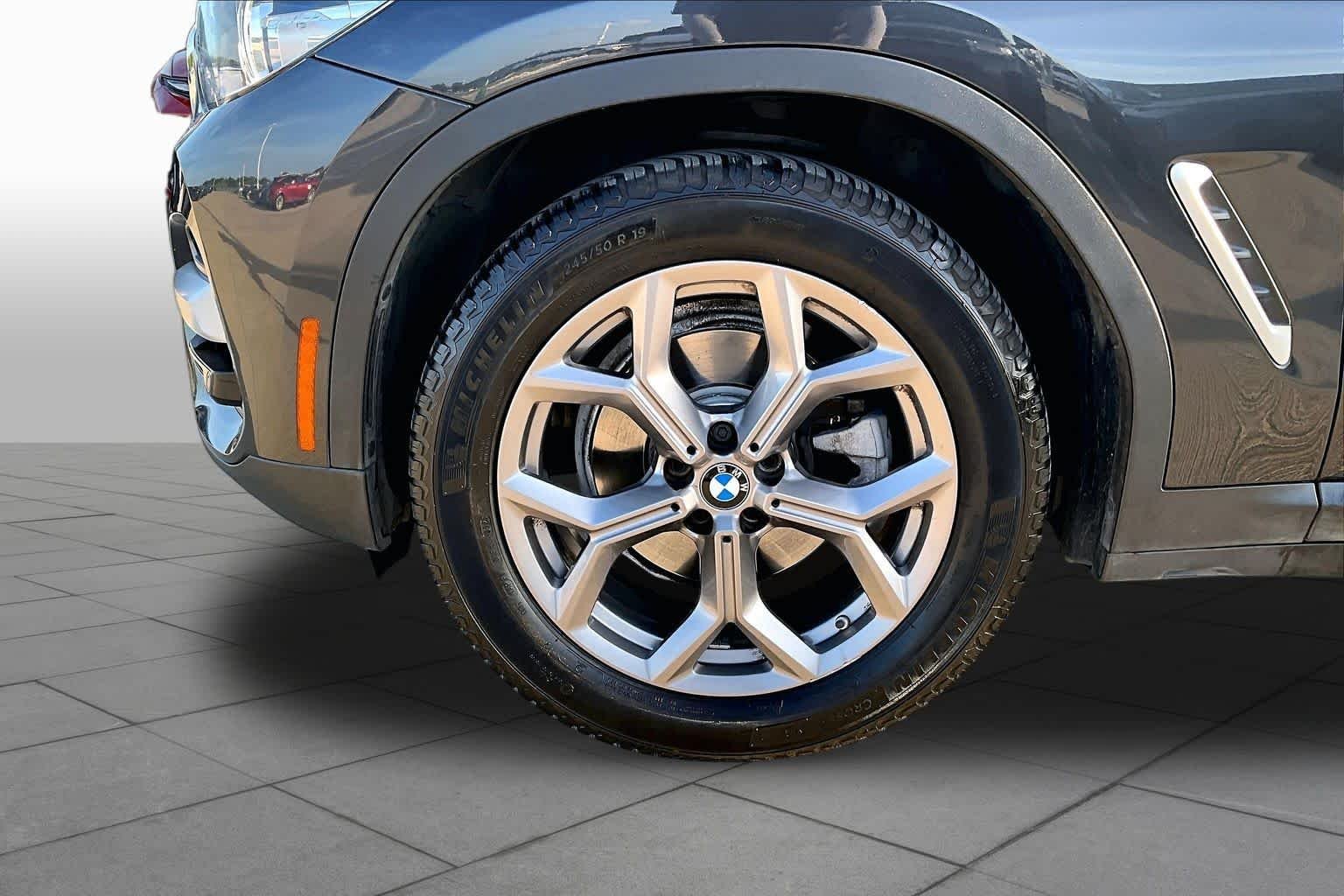 Used 2021 Dark Graphite Metallic BMW sDrive30i image 10