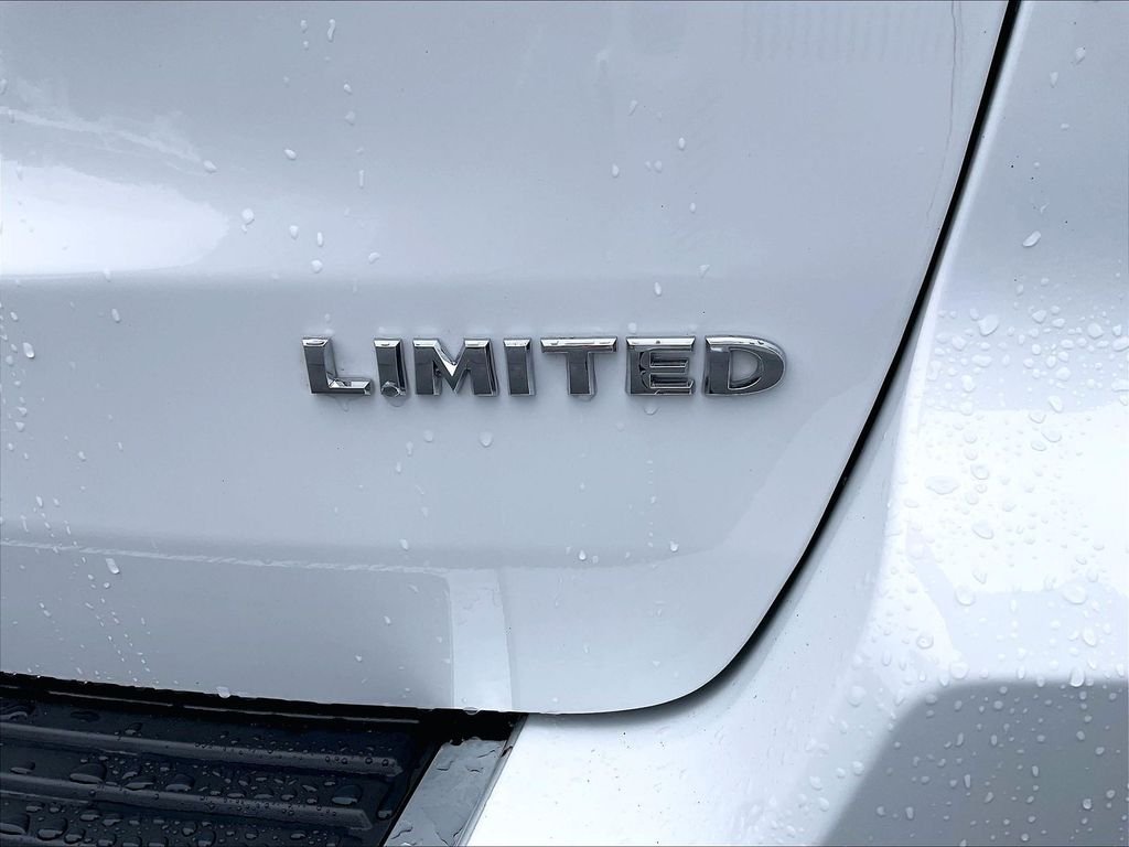 Used 2020 Bright White Clearcoat Jeep Limited image 29