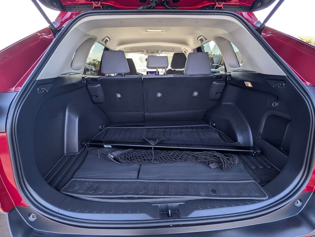 2024 Toyota RAV4 XLE - Photo 10