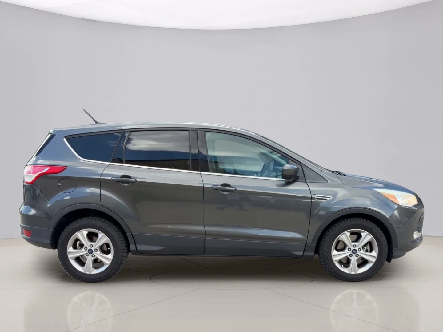 Used 2015 Gray Ford SE image 6
