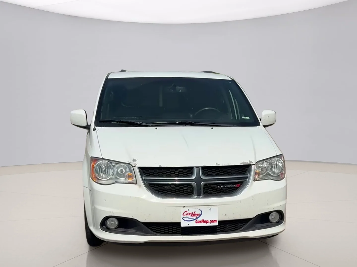 Used 2018 White Dodge SXT image 8