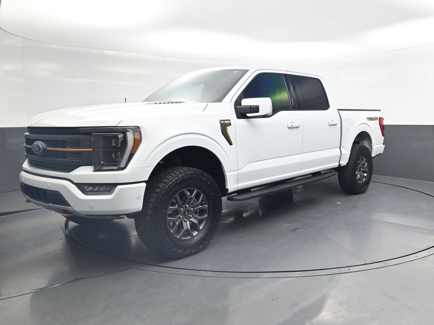 Used 2022 Oxford White Ford Tremor image 8