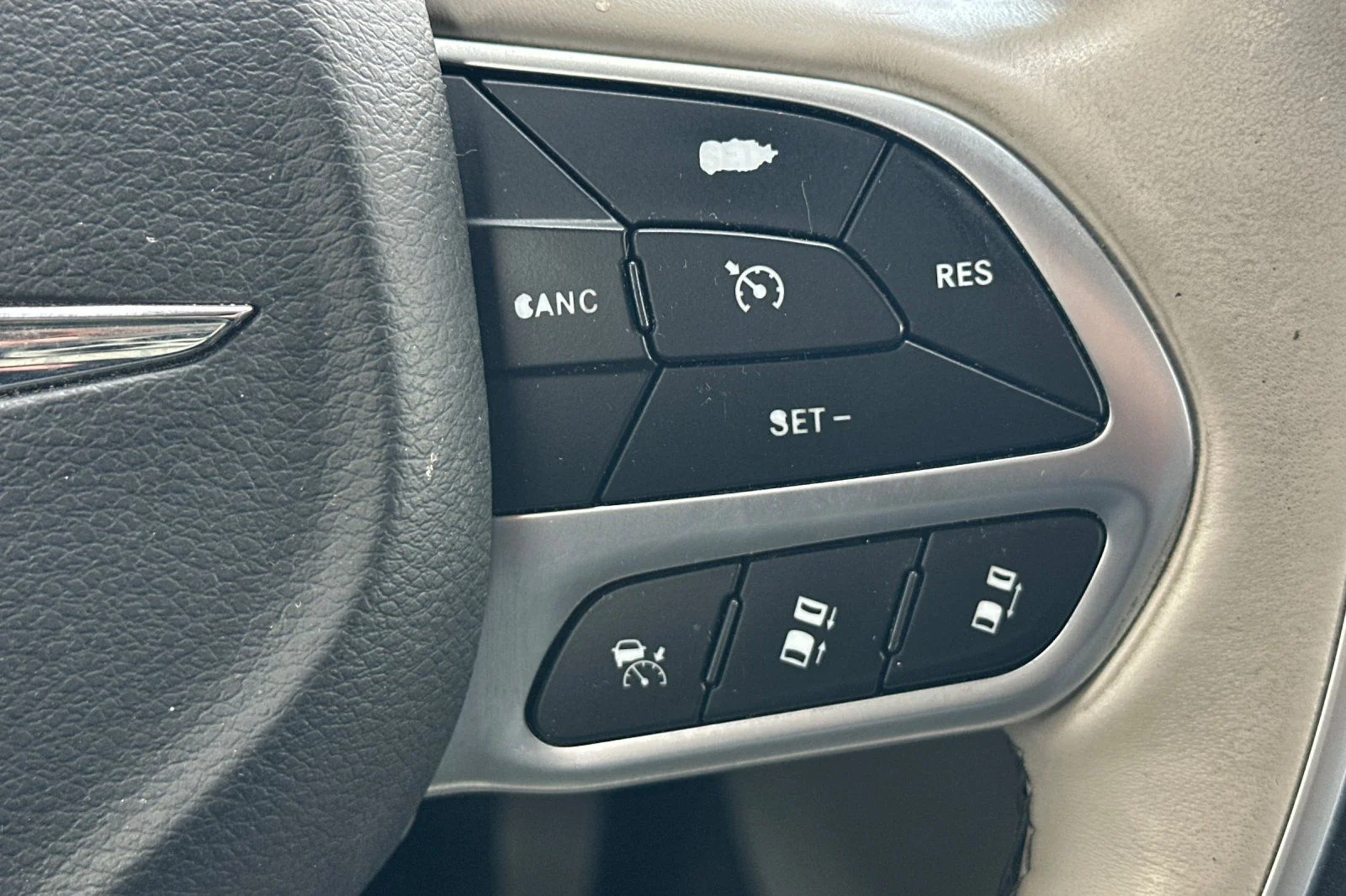 Used 2018 White Chrysler Limited image 28