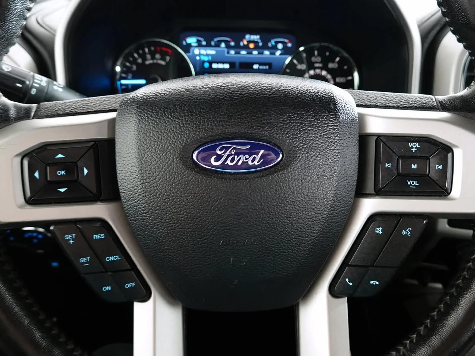 Used 2019 Oxford White Ford LARIAT image 20
