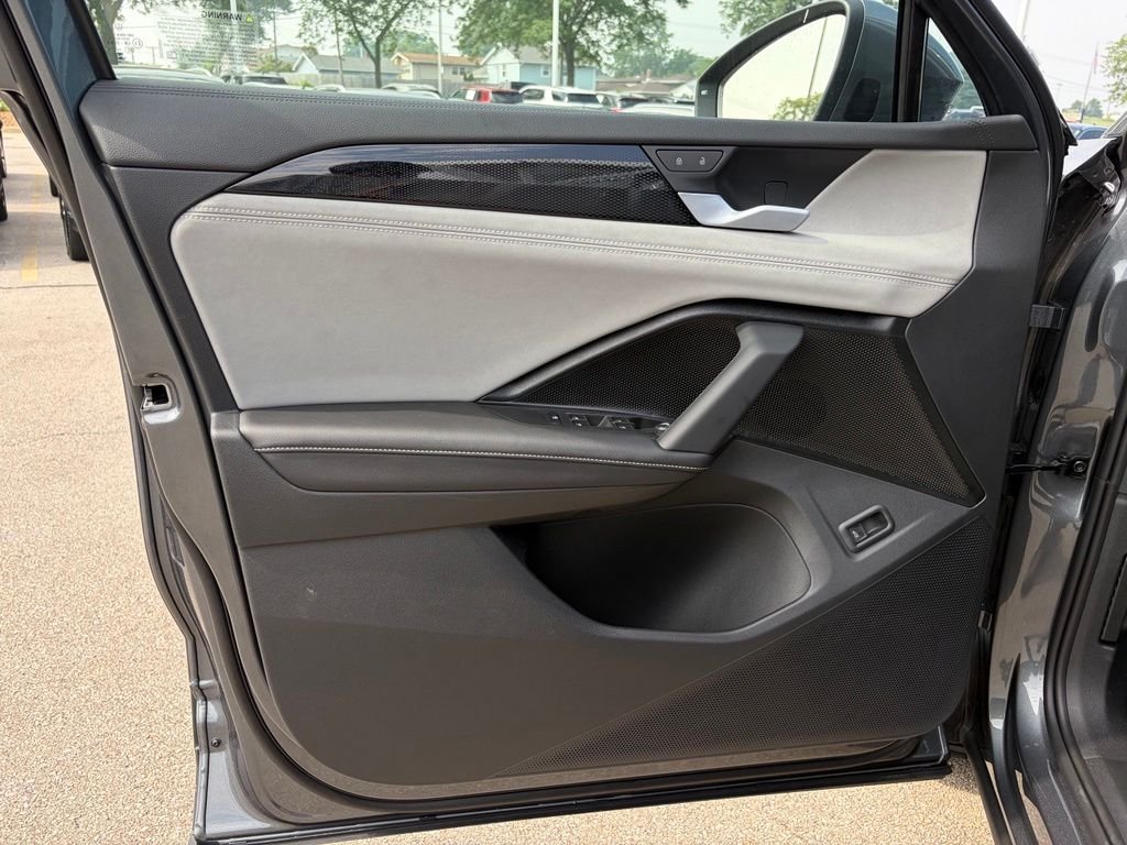 New 2026 Platinum Gray Metallic Volkswagen 2.0T SE image 13