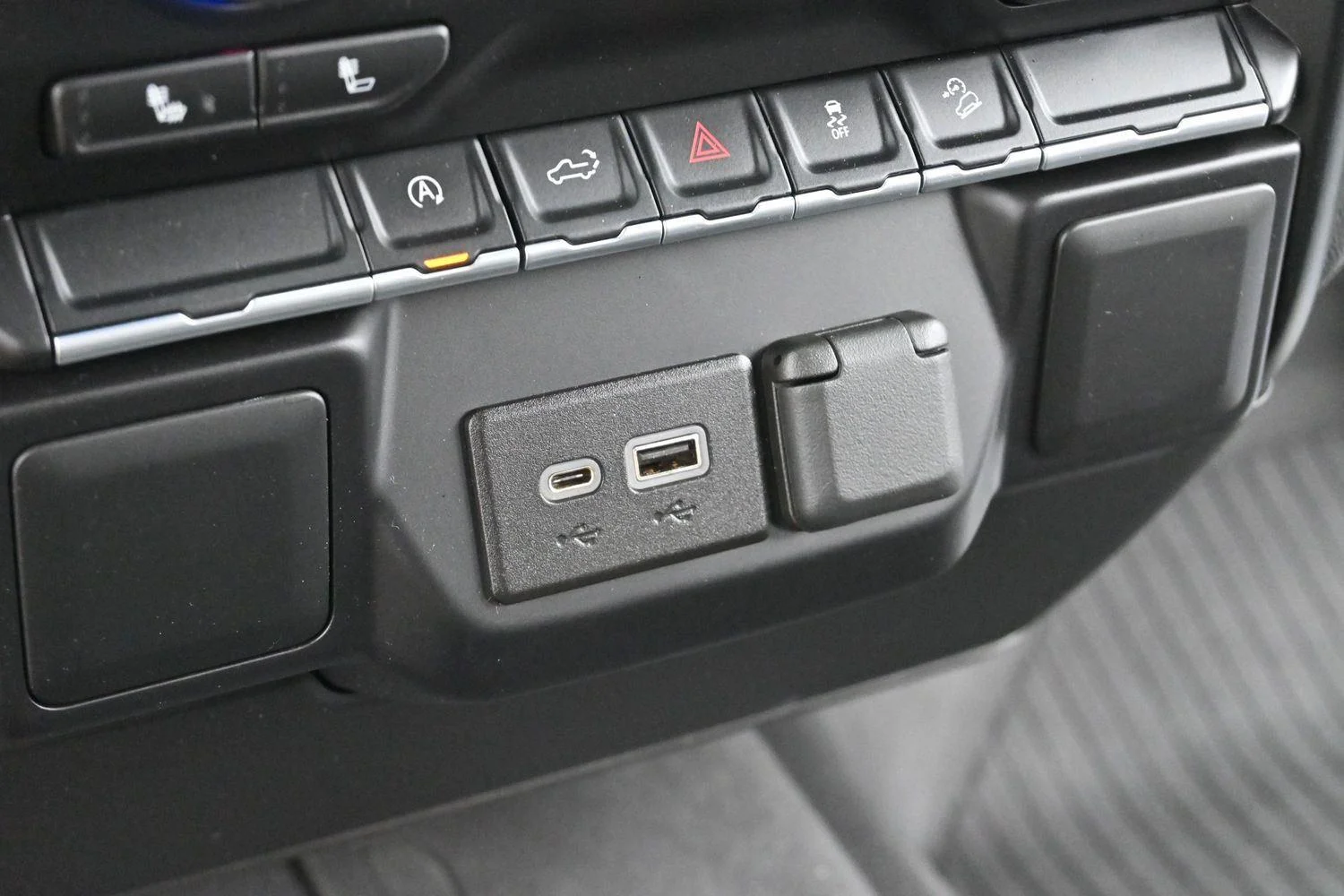 Used 2022 Black Chevrolet LT image 25