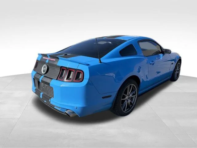 Used 2014 Blue Ford GT Premium image 3