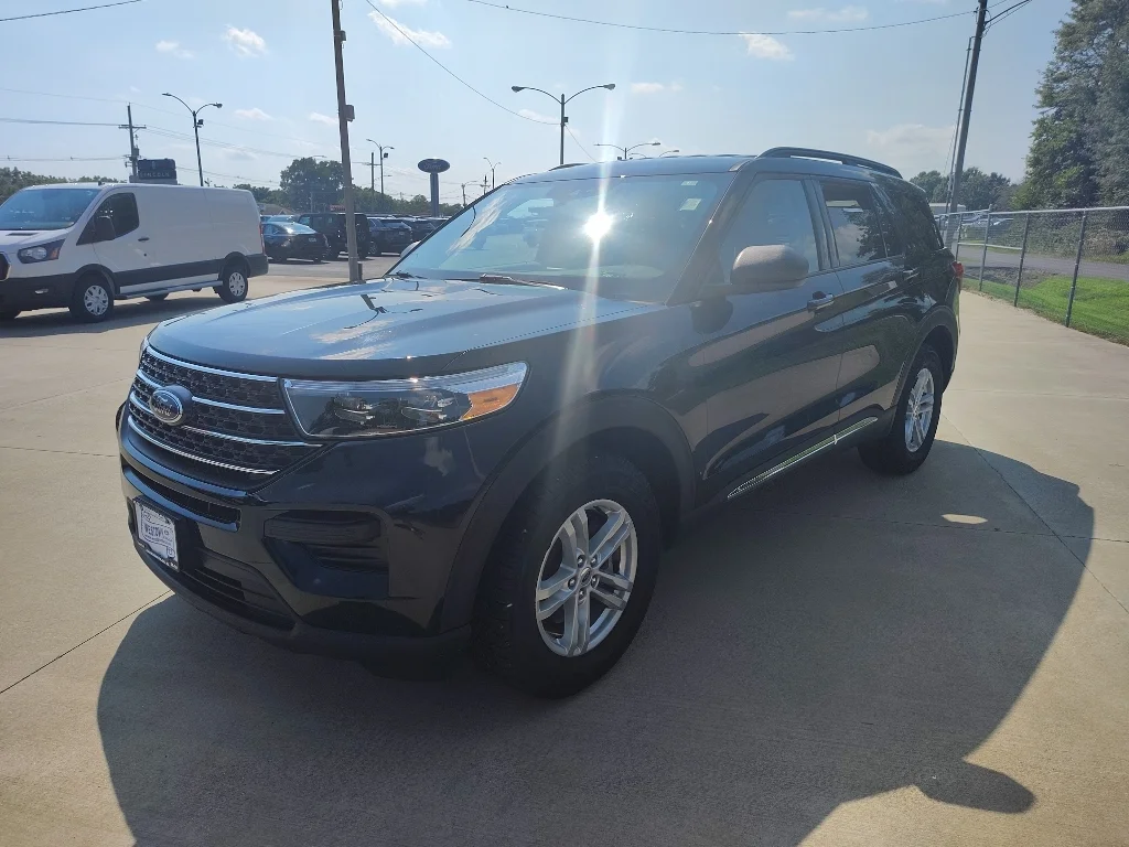 Used 2024 Agate Black Metallic Ford XLT image 6