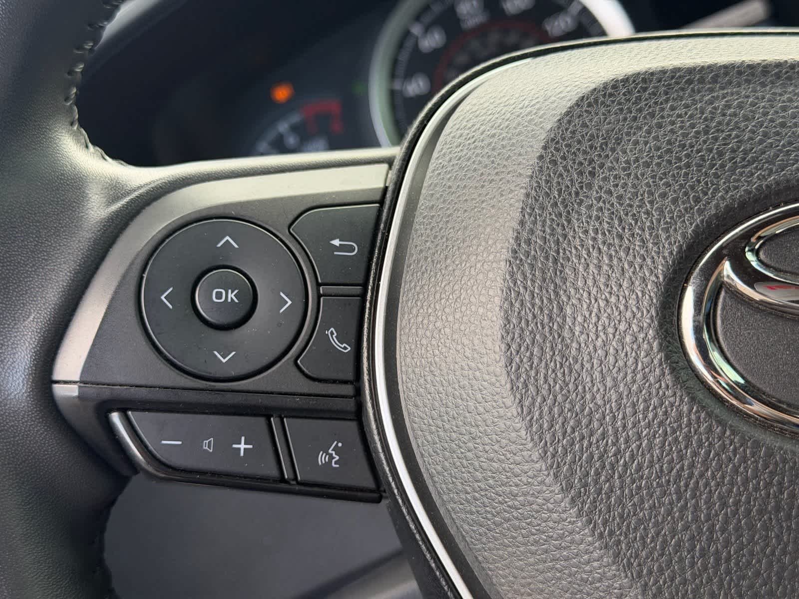 Used 2022 Blue Crush Metallic Toyota SE image 9