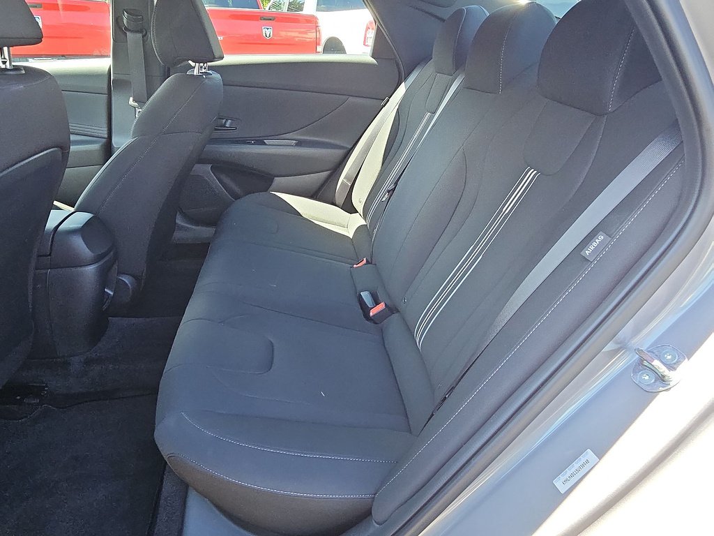 Used 2025 Fluid Metal Metallic Hyundai SEL Sport image 27