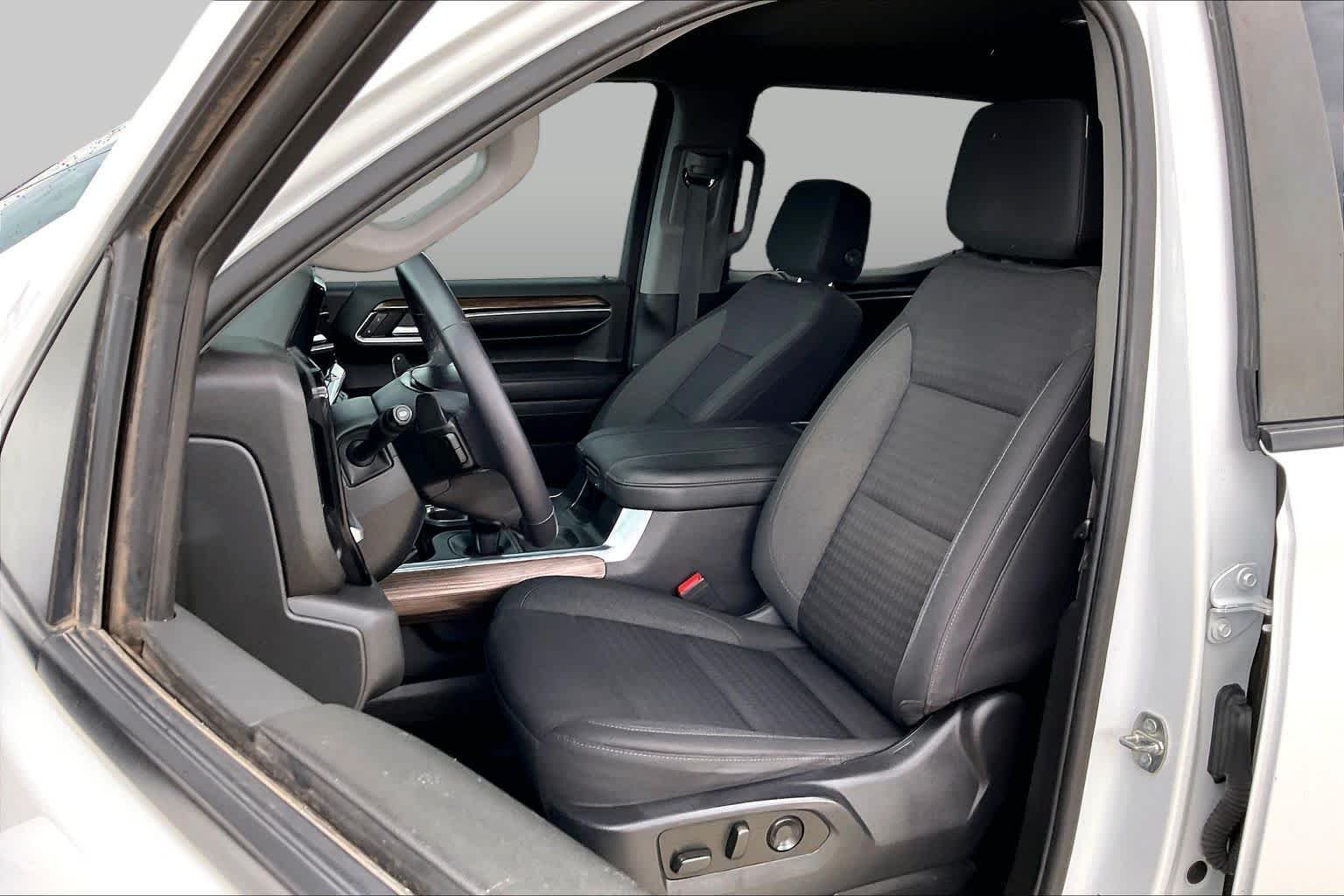 Used 2023 Summit White Chevrolet LT image 8