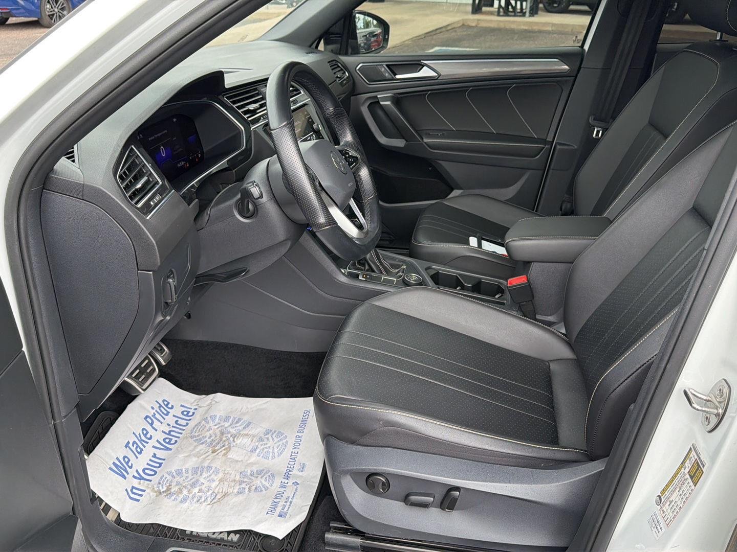Used 2022 Oryx White Pearl Volkswagen SE R-Line Black image 11