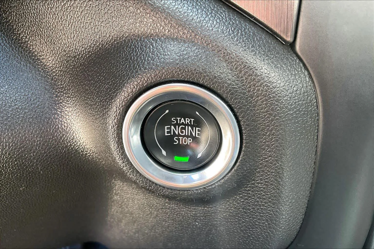 Used 2020 Onyx Black GMC AT4 image 30