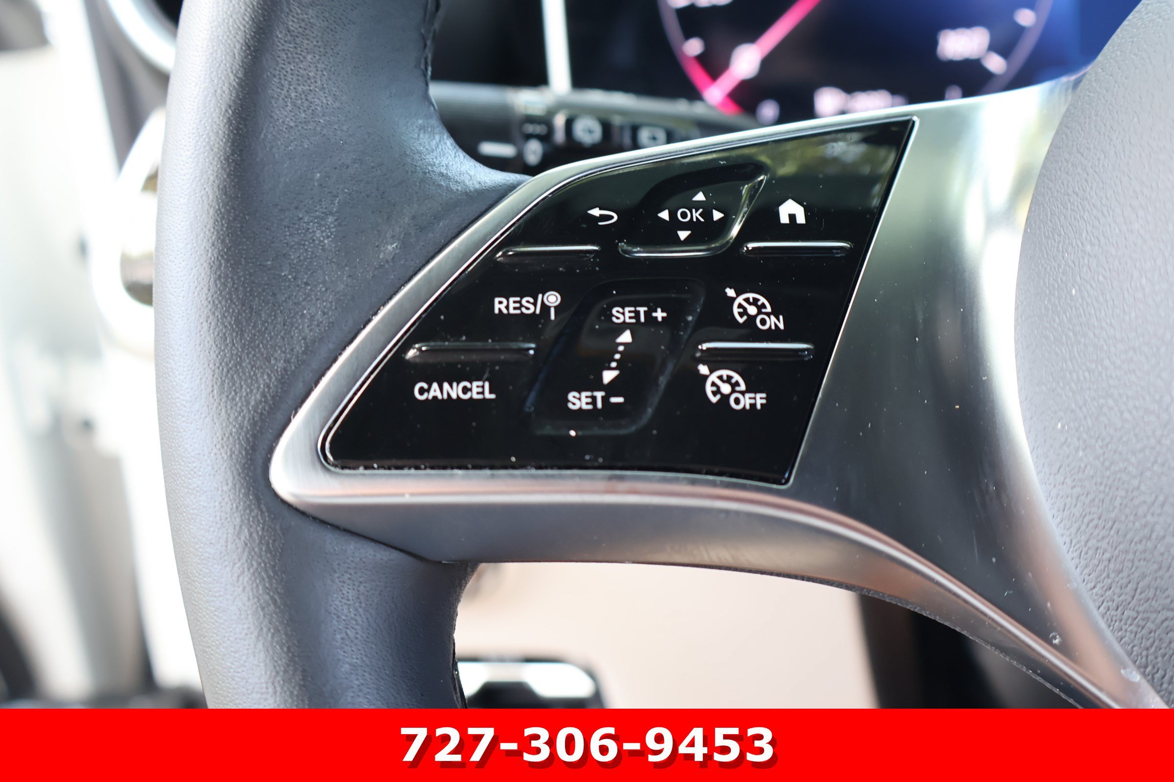 Certified Used 2025 Polar White Mercedes-Benz GLC 300 image 26