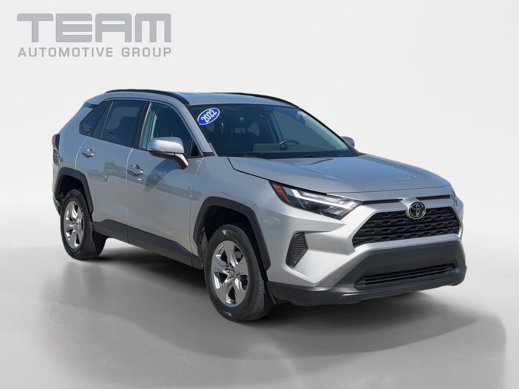 2022 Toyota RAV4 XLE FWD's photo
