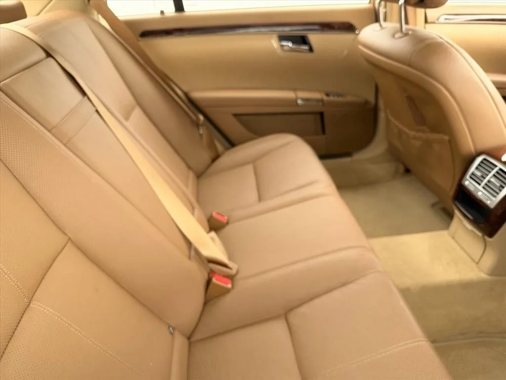Used 2007 Black Mercedes-Benz S 550 image 17