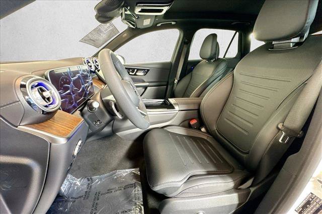 New 2026 Polar White Mercedes-Benz GLC 300 image 48