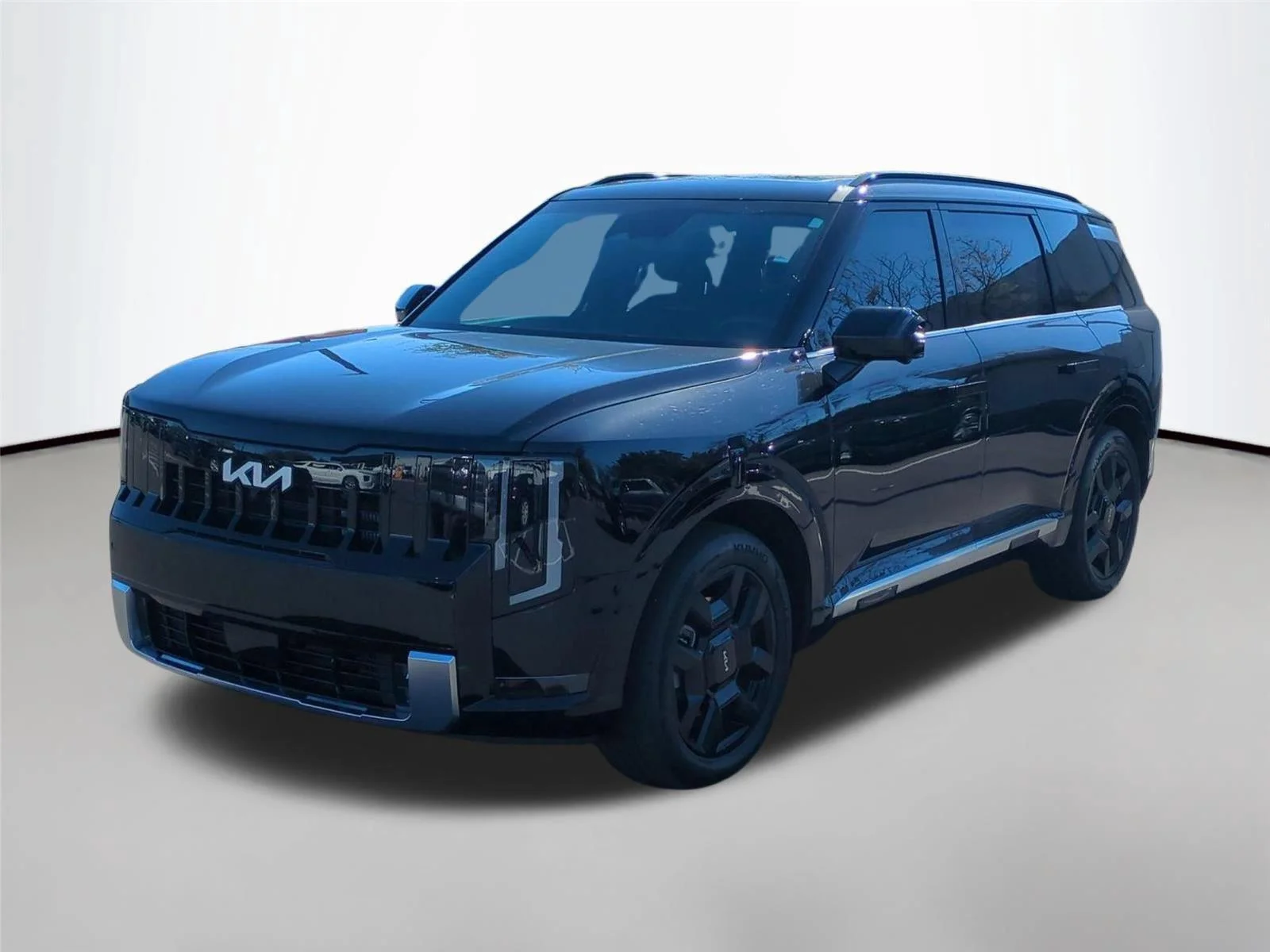 Used 2027 EBONY BLACK KIA  image 1