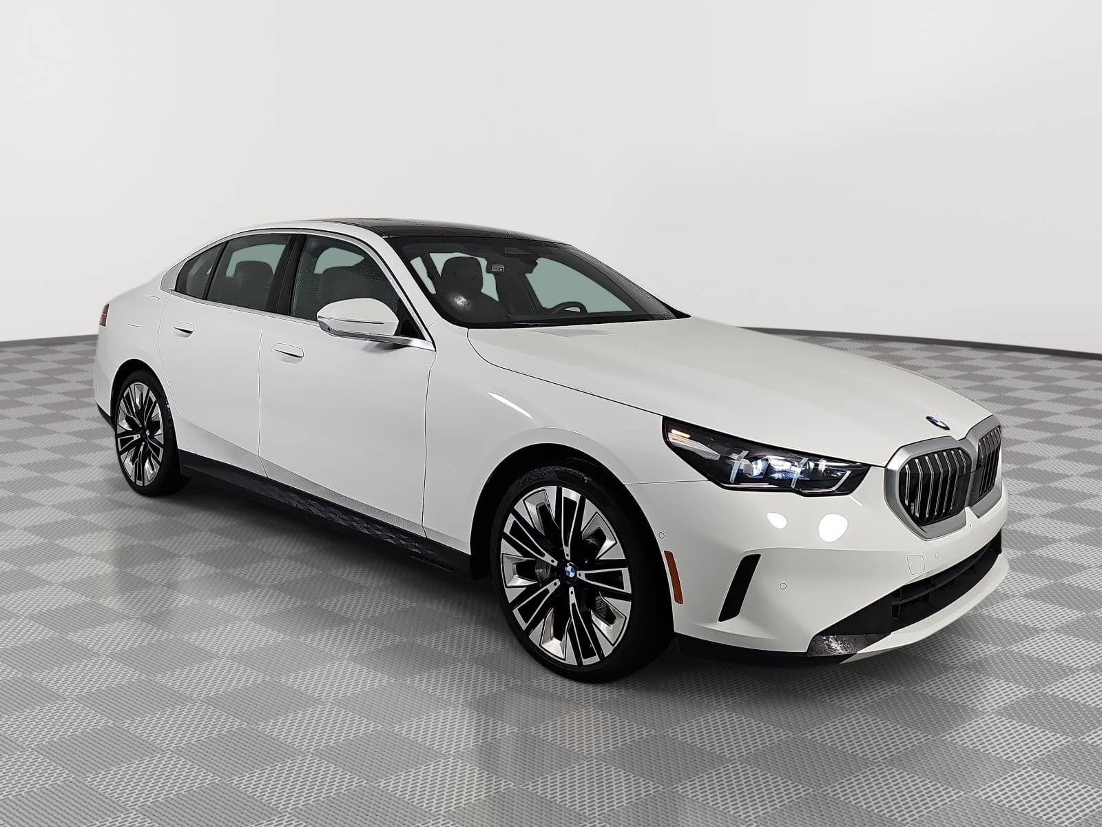 Used 2026 White BMW 540i xDrive image 2