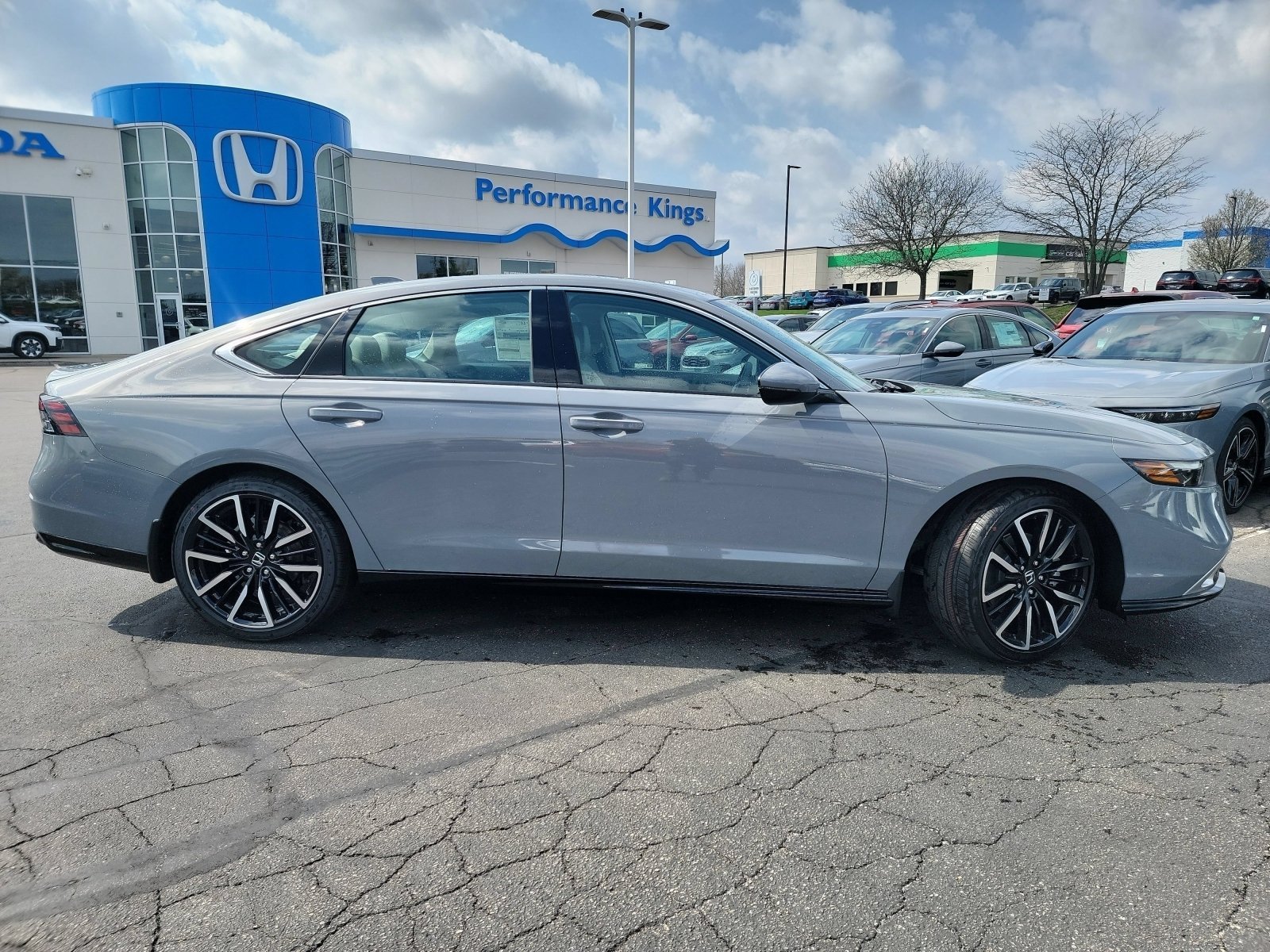 New 2026 Urban Gray Pearl Honda Touring image 28