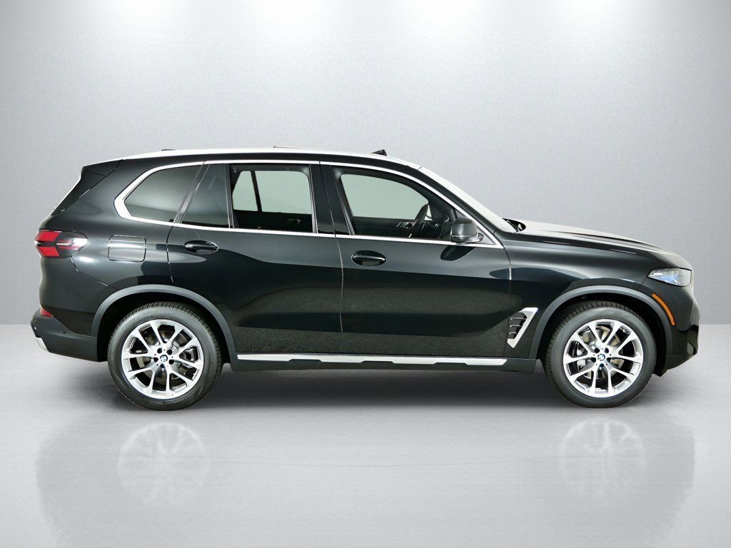 Certified Used 2026 Black Sapphire Metallic BMW xDrive40i image 9