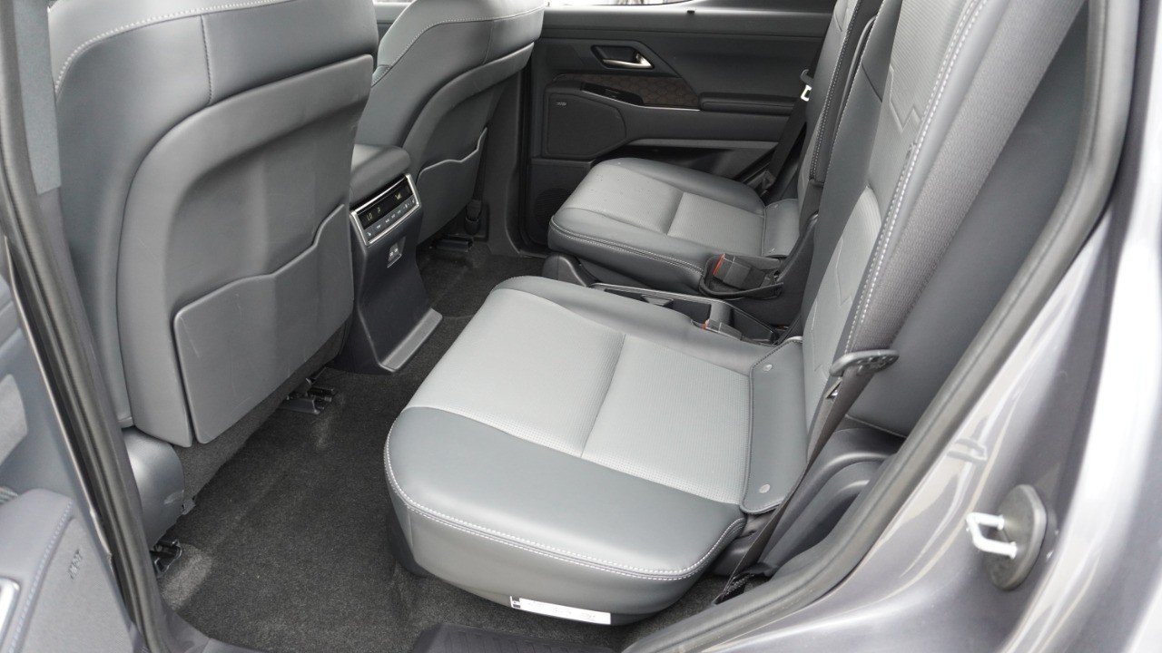 Used 2024 Gray Lexus GX 550 Luxury image 33