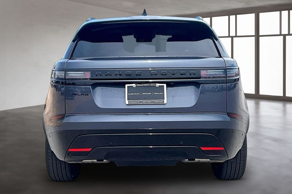 Certified Used 2025 Varesine Blue Metallic Land Rover Dynamic SE image 4