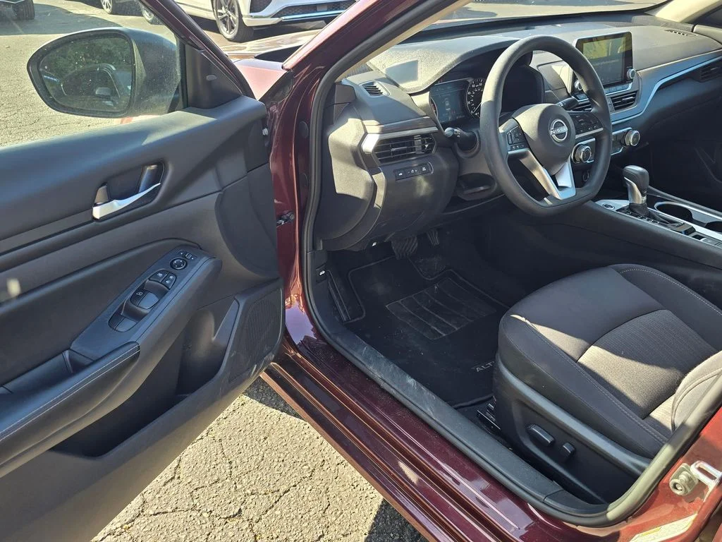 Used 2024 Garnet Pearl Metallic Nissan 2.5 SV image 19