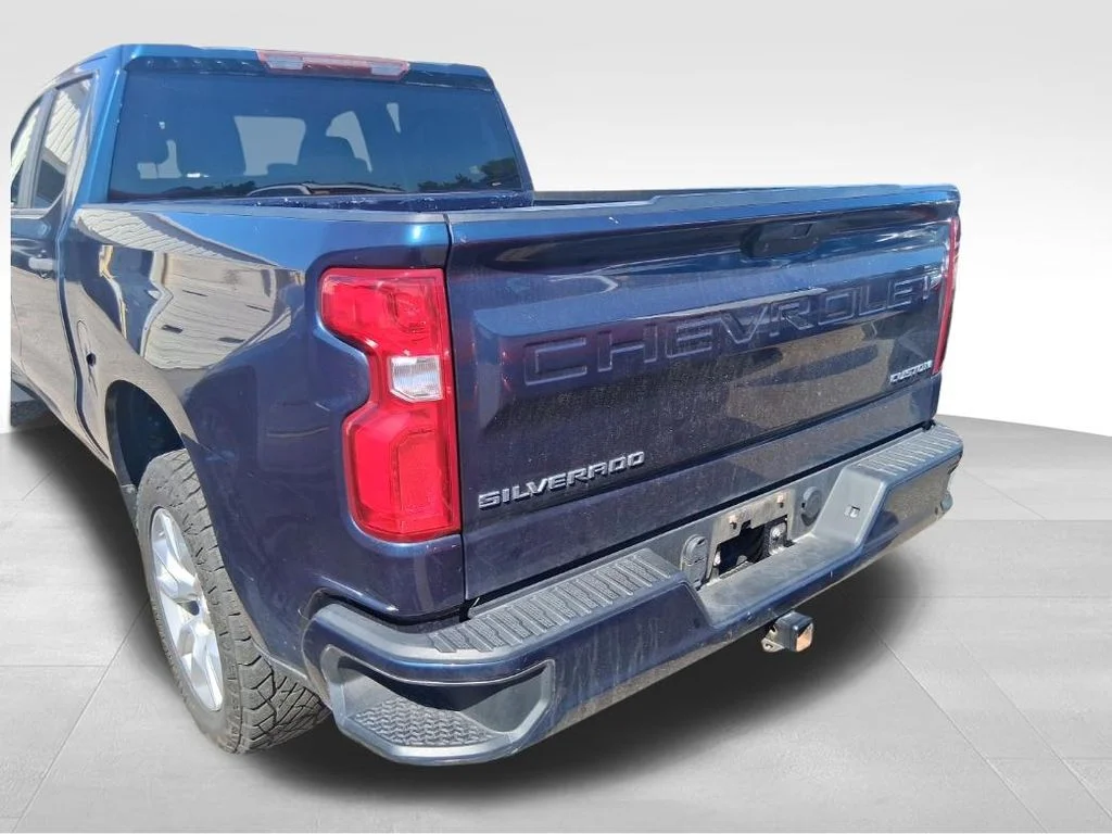 Used 2020 Blue Chevrolet Custom image 5