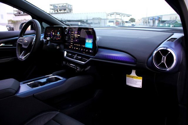 2025 Chevrolet Equinox EV 1LT - Photo 13