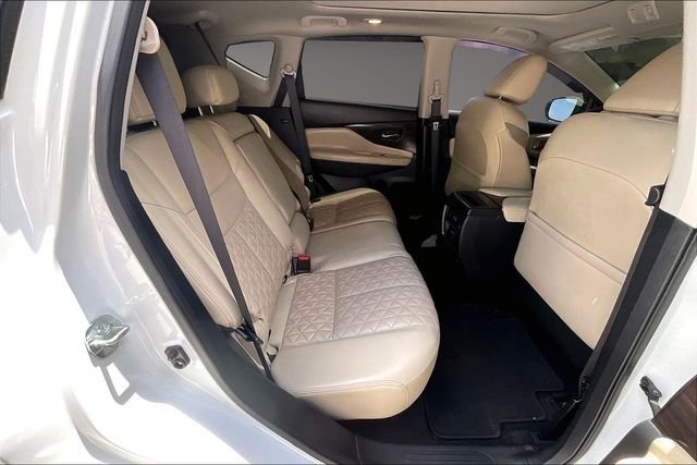 Used 2024 White Nissan Platinum image 25
