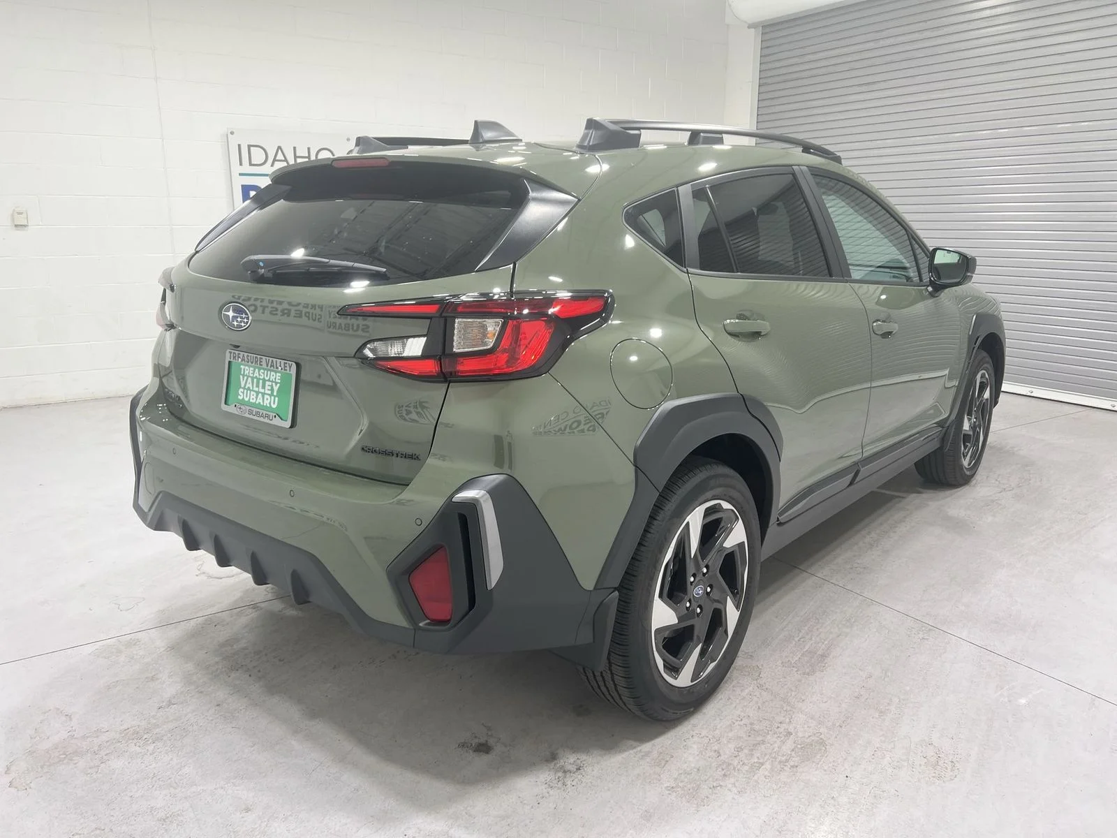 New 2026 ALPINE GREEN Subaru Limited image 8