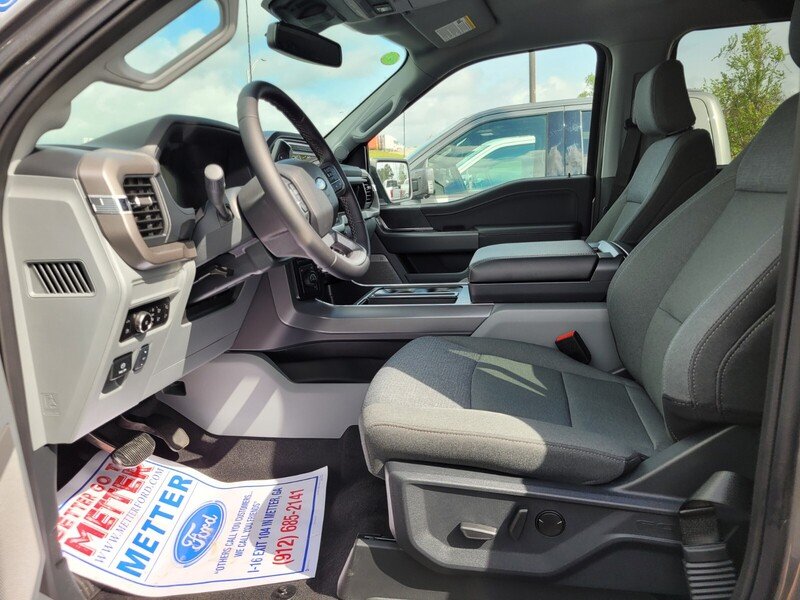 2025 Ford F-150 XLT - Photo 27