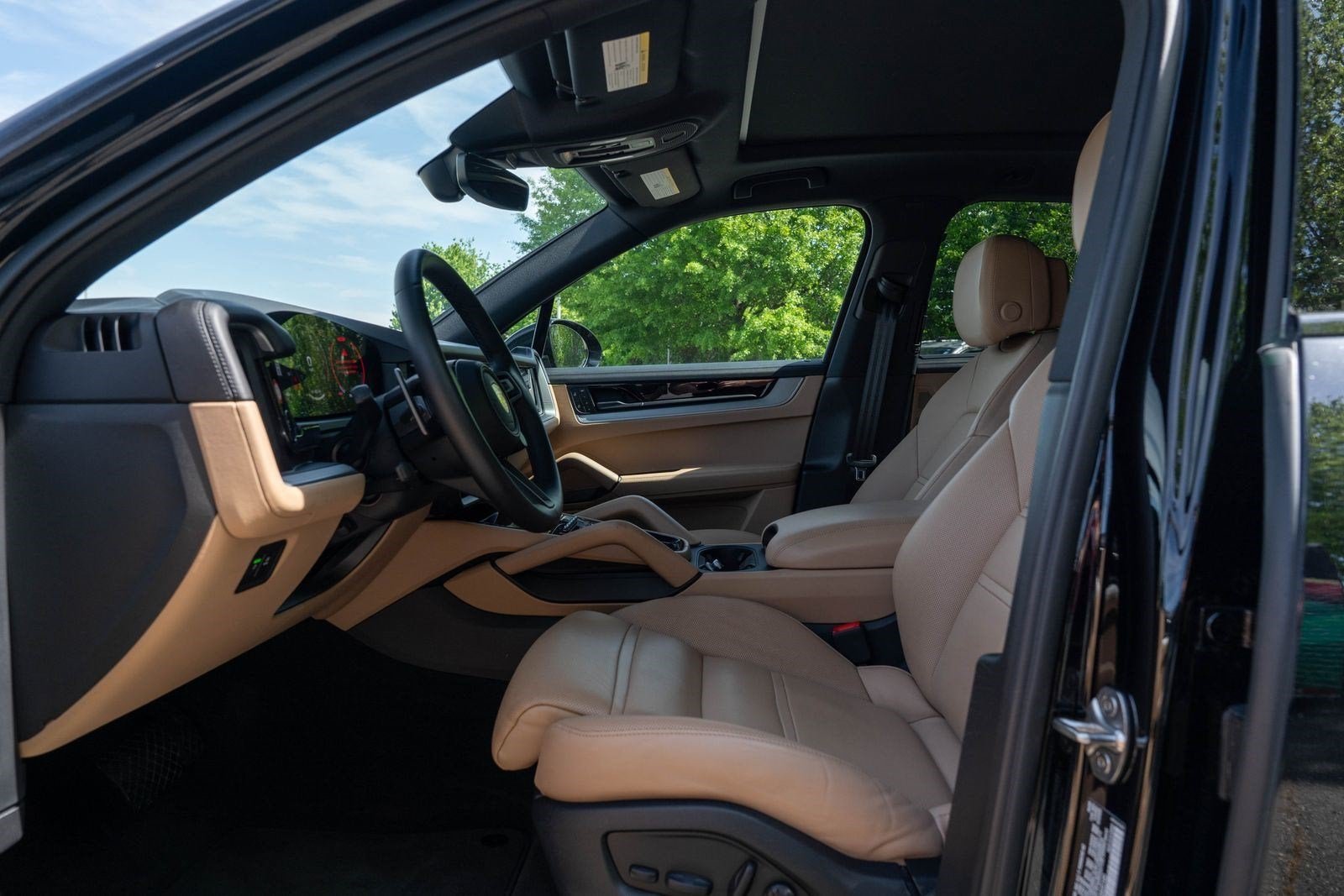 Used 2024 Black Porsche  image 25