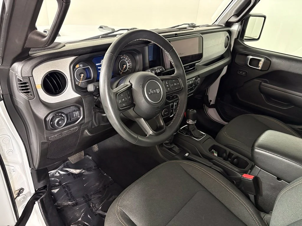 Used 2025 White Jeep Sport S image 16