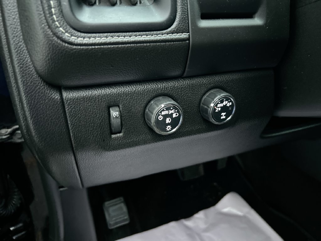 Used 2018 Black GMC Denali image 20