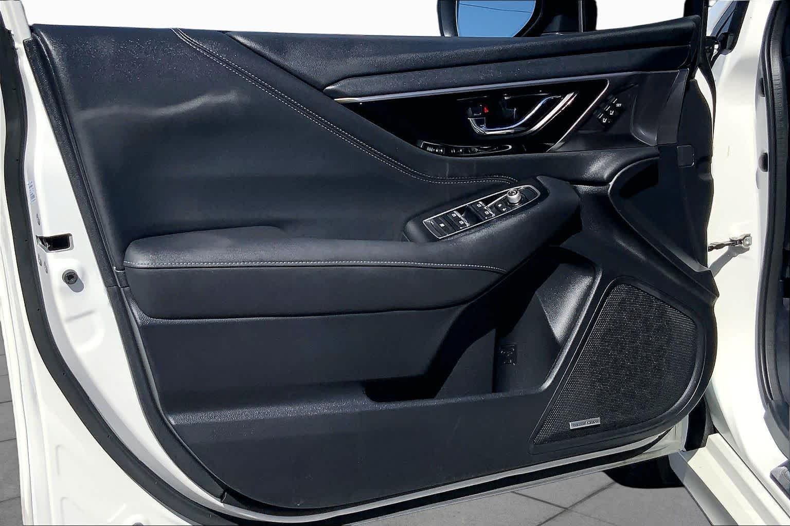 Used 2025 Crystal White Pearl Subaru Limited image 19