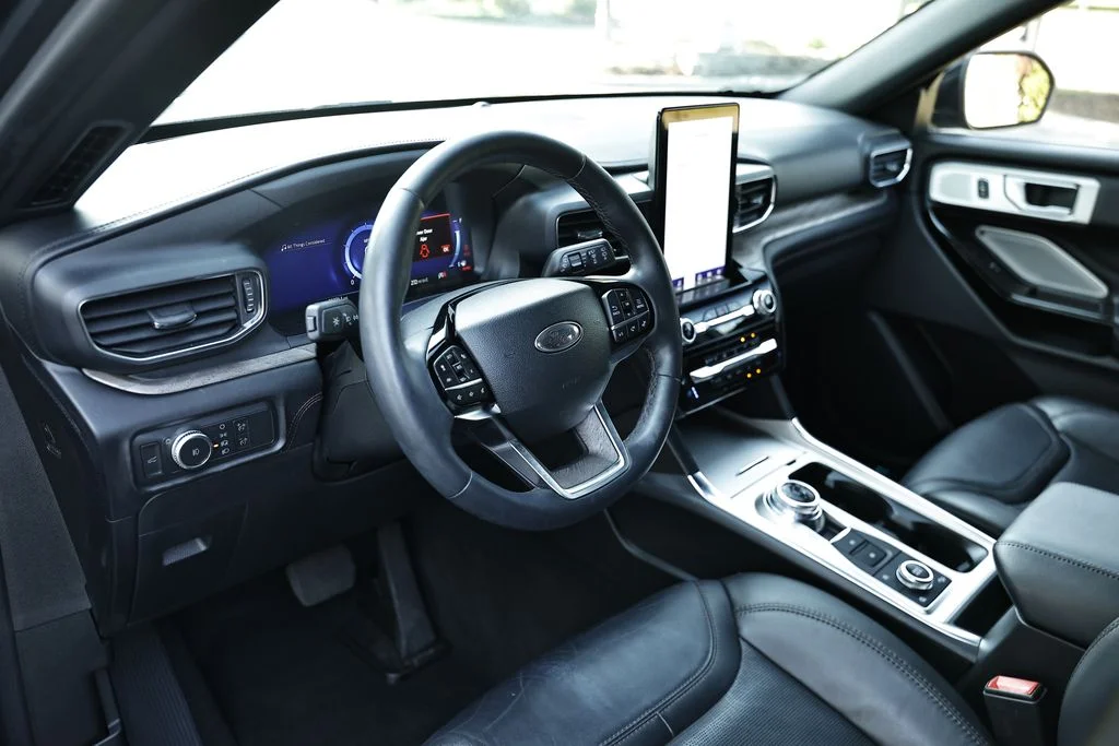 Used 2022 Carbonized Gray Metallic Ford Platinum image 18