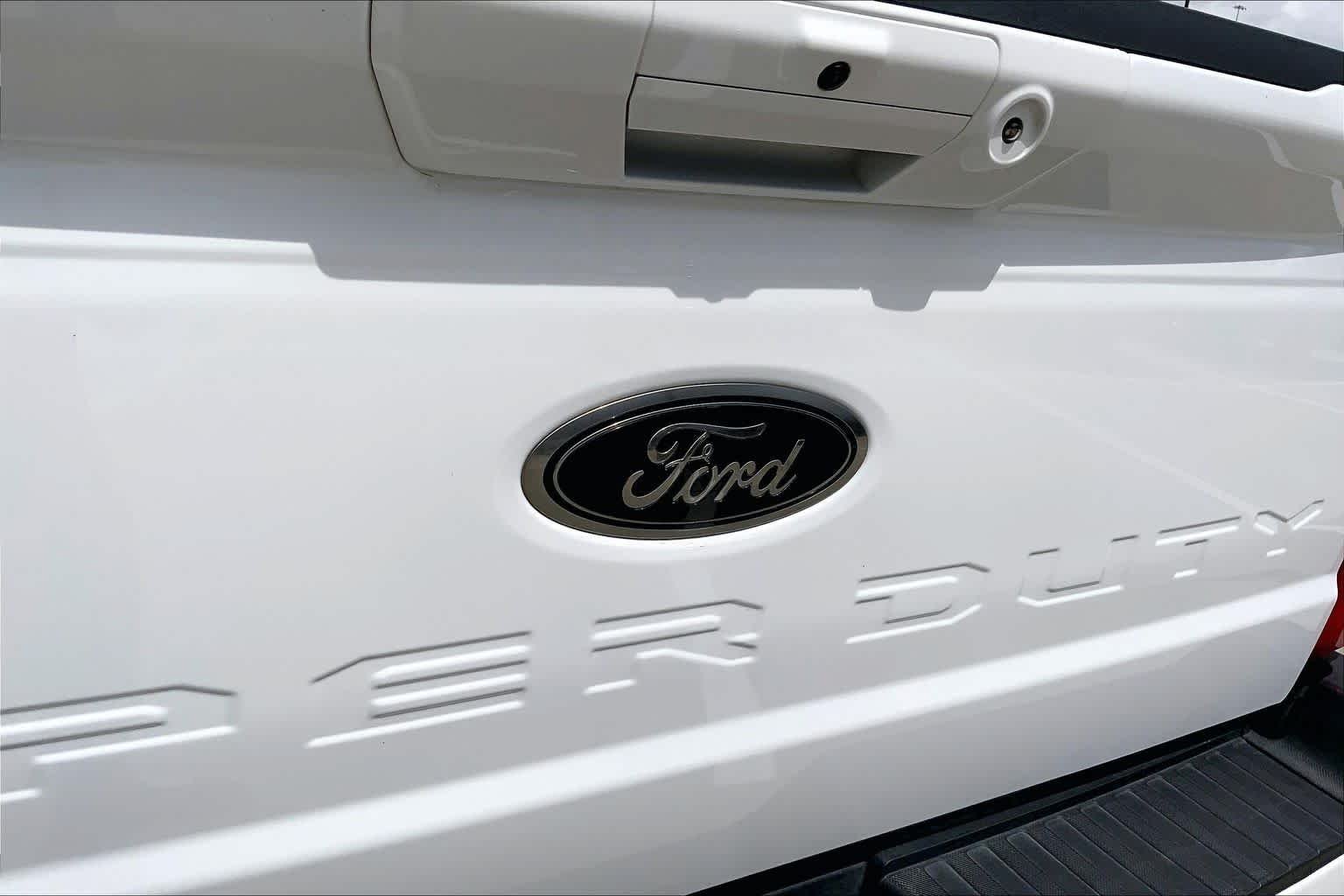 Used 2024 Oxford White Ford LARIAT image 30