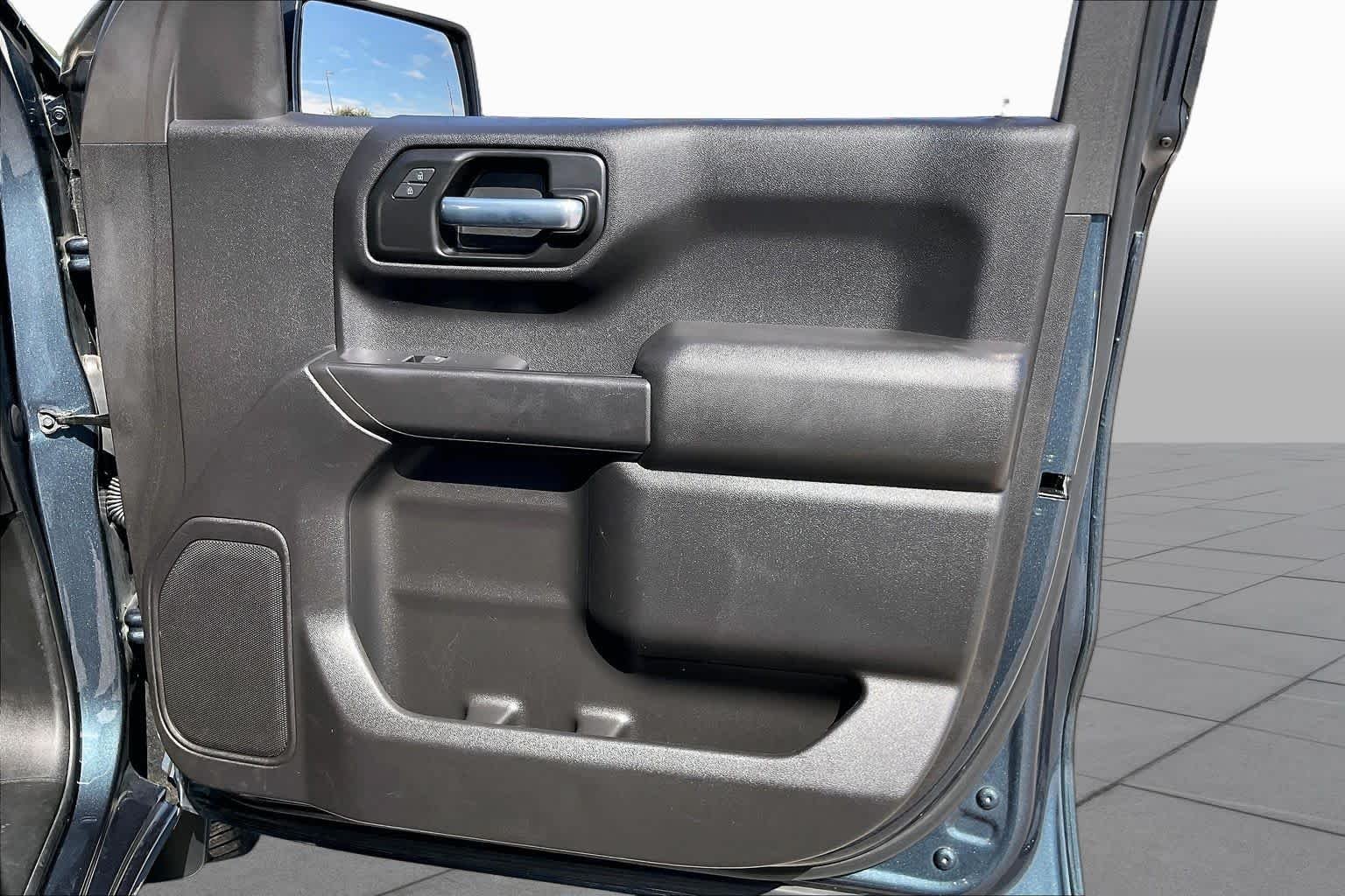 Used 2021 SHADOW GRAY METALLIC Chevrolet Custom image 20