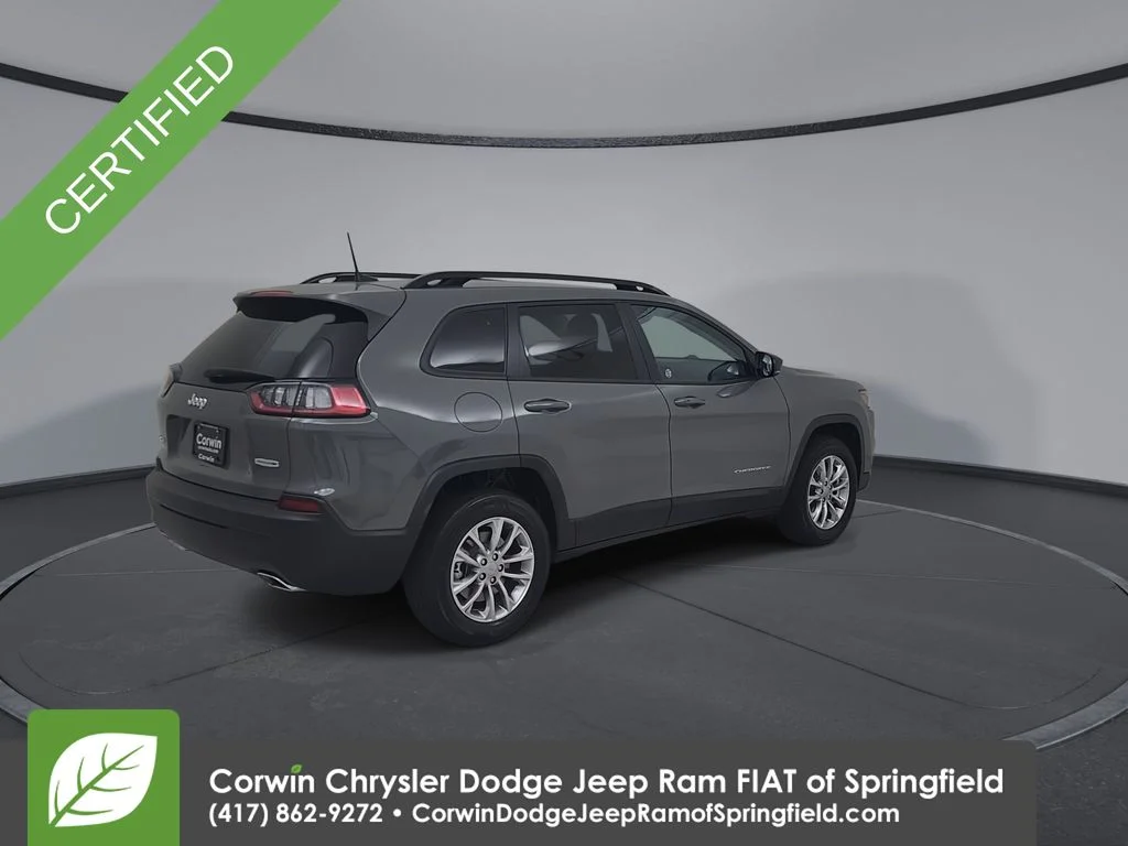 Certified Used 2022 Gray Jeep Latitude Lux image 15