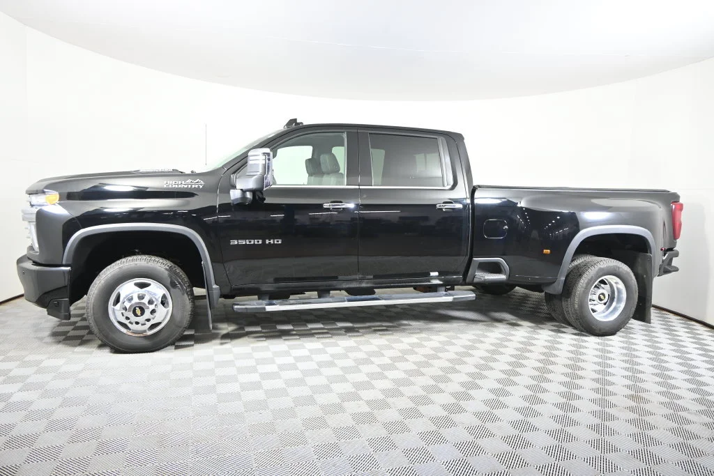 Used 2021 Chevrolet Silverado 3500HD High Country with VIN 1GC4YVEY6MF258144 for sale in Forest Lake, Minnesota