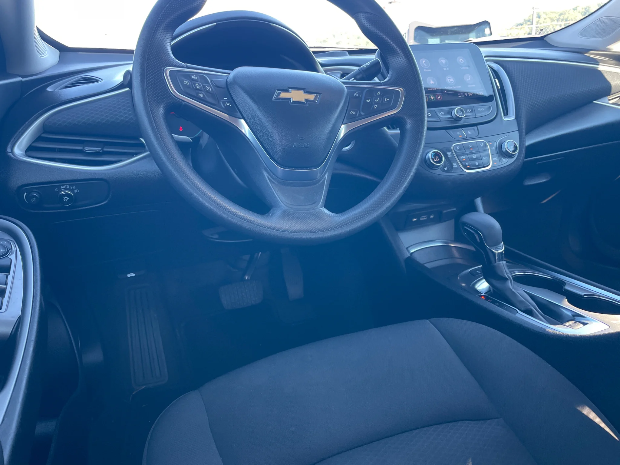 Used 2025 Mineral Gray Metallic Chevrolet LT image 9