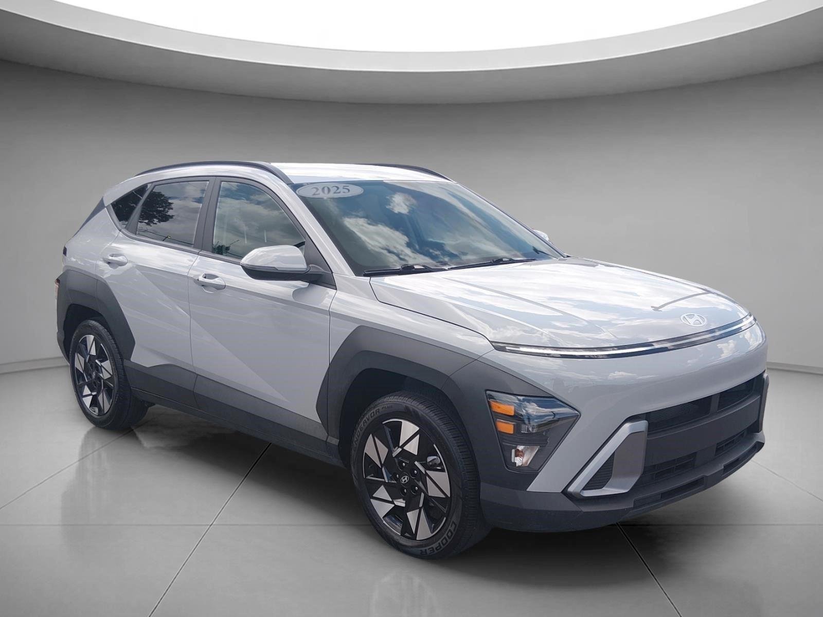 Used 2025 Cyber Gray Metallic Hyundai SEL image 7