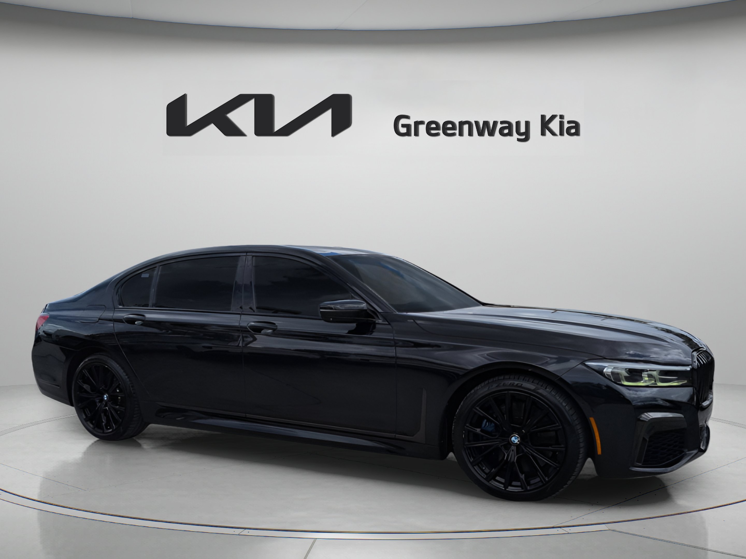Used 2021 Black Sapphire Metallic BMW 750i xDrive image 2