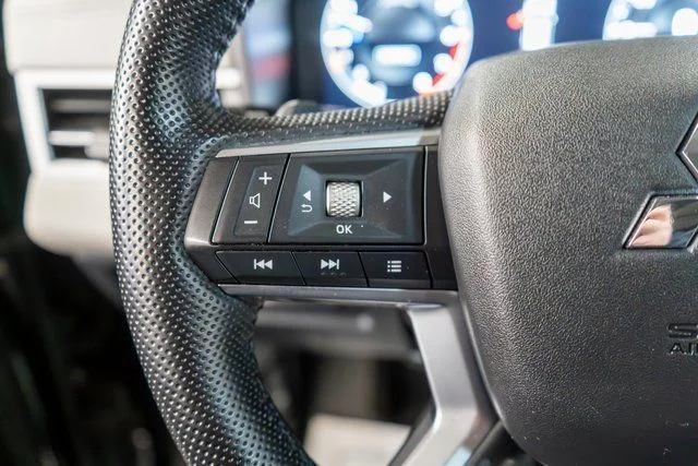 Used 2024 Black Mitsubishi  image 28