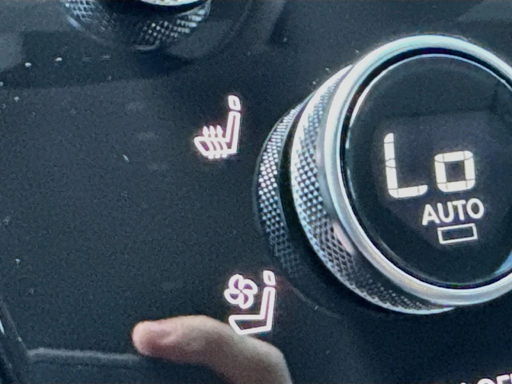 New 2027 White INFINITI LUXE image 21