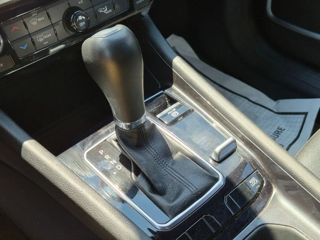 Used 2024 Gray Jeep Latitude image 16