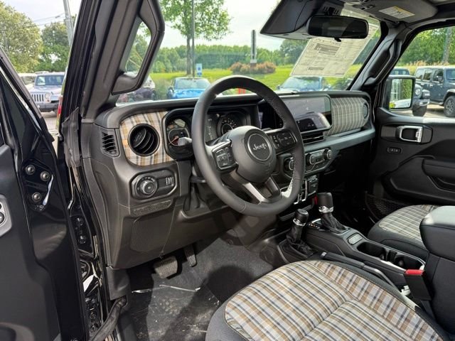 New 2026 Black Clear-Coat Exterior Paint Jeep 85th Anniversary Edition image 13